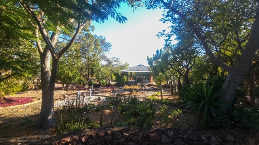 4 Bedroom Property for Sale in Zilkaatsnek North West